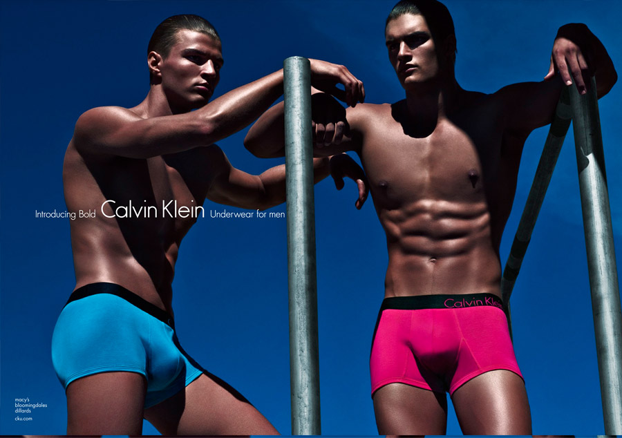 imagen 3 de Calvin Klein bajo la ropa.