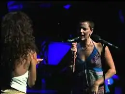 «Por tu ausencia». Rosario Flores y La Mari.