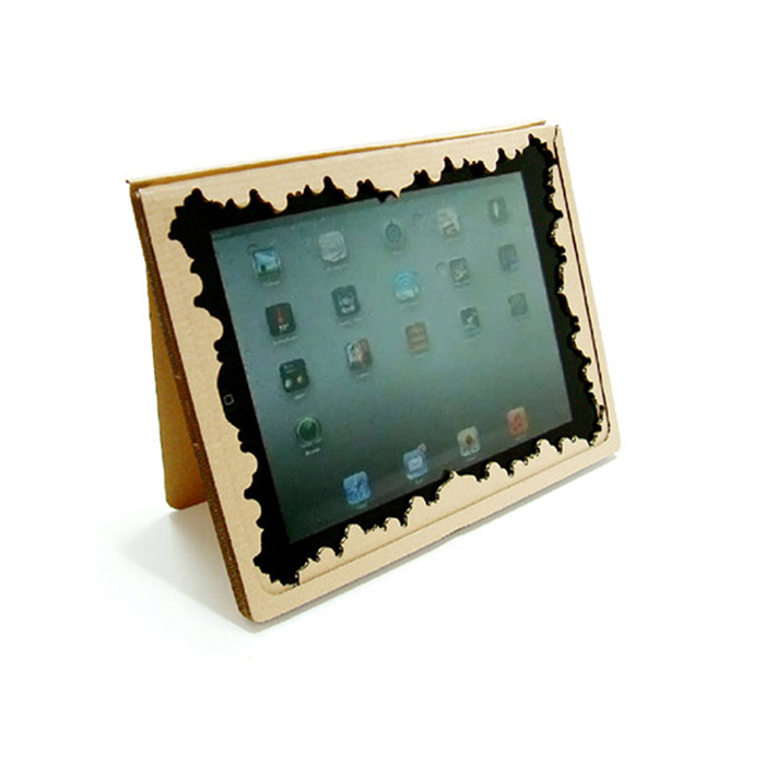 imagen 2 de Un iPad de cartón.
