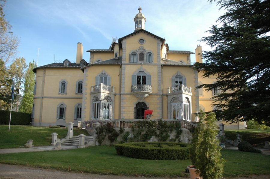 imagen 2 de Un palacete modernista en La Cerdaña.