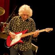 «My Baby Thinks He’s a Train». Albert Lee.