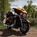 Harley-Davidson hace rugir el pavimento.