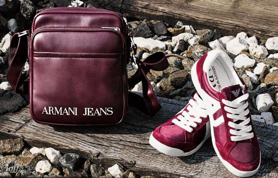 imagen 10 de Armani Jeans incluso en los complementos.