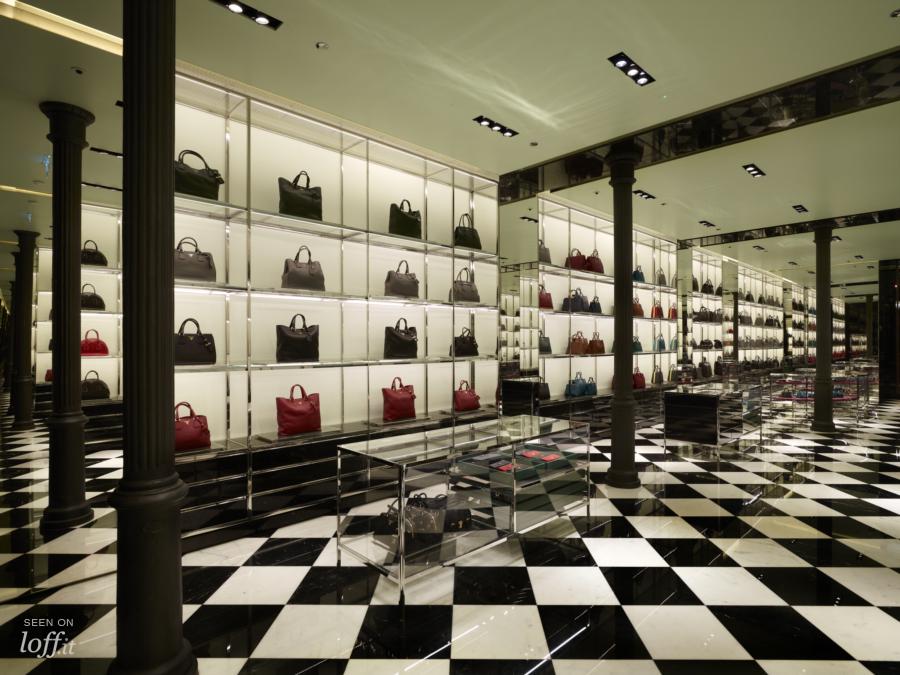 imagen 5 de El diablo se viste de Prada y abre tienda en Barcelona.