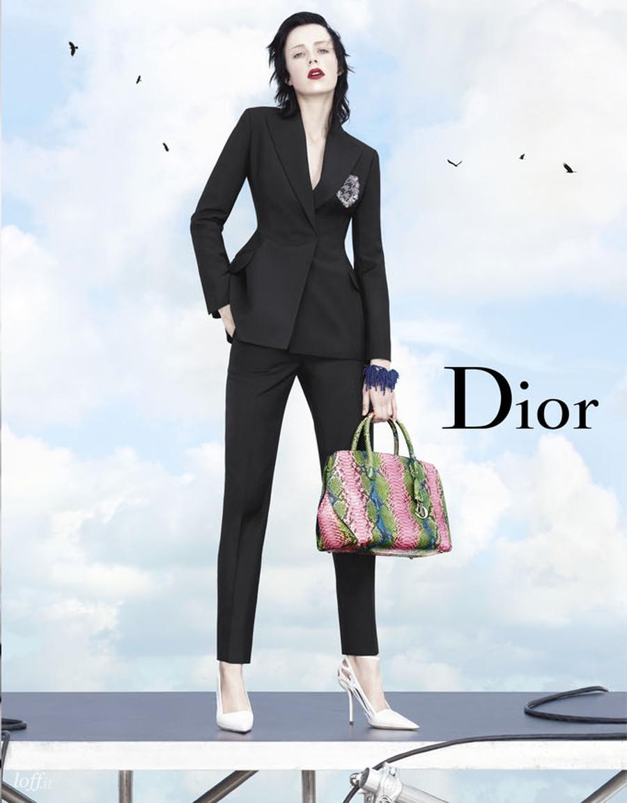 imagen 4 de Las otras mujeres flor de Dior.