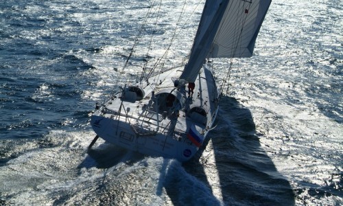 Un velero para explorar el Ártico.