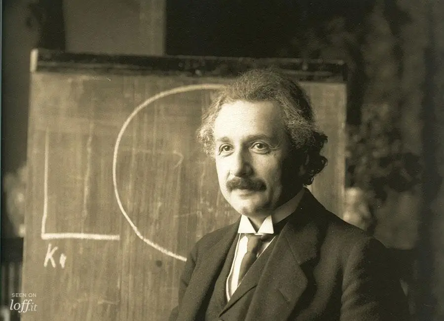 Hay dos cosas infinitas: el Universo y la estupidez humana. Y del Universo no estoy seguro.