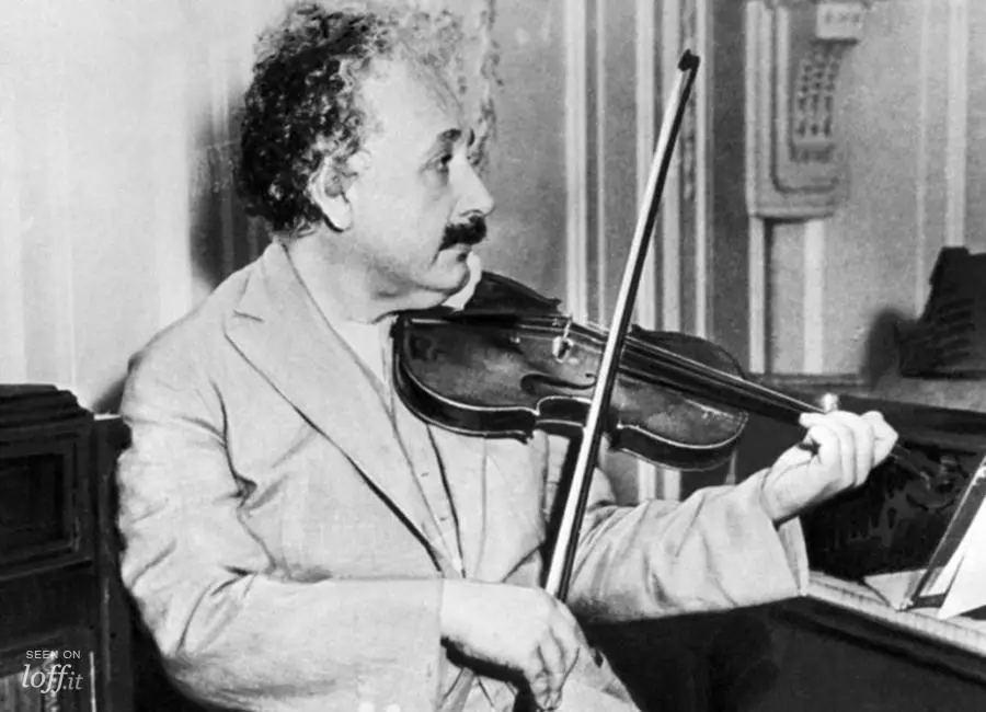 El genio se hace con un 1% de talento y un 99% de trabajo.