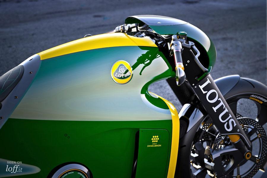 imagen 10 de C-01, la supermoto de Lotus Motorcyles por Daniel Simon.