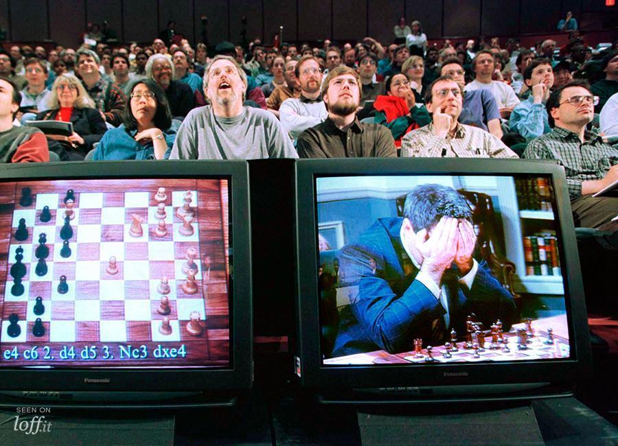 Hay que luchar mucho para lograr la atención del gran público. El ajedrez es la alimentación perfecta para la pantalla pequeña de un móvil.