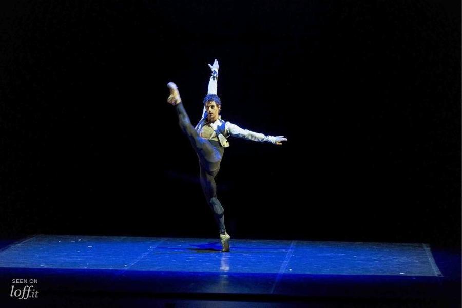 imagen 3 de La danza asalta el Reina Sofía.