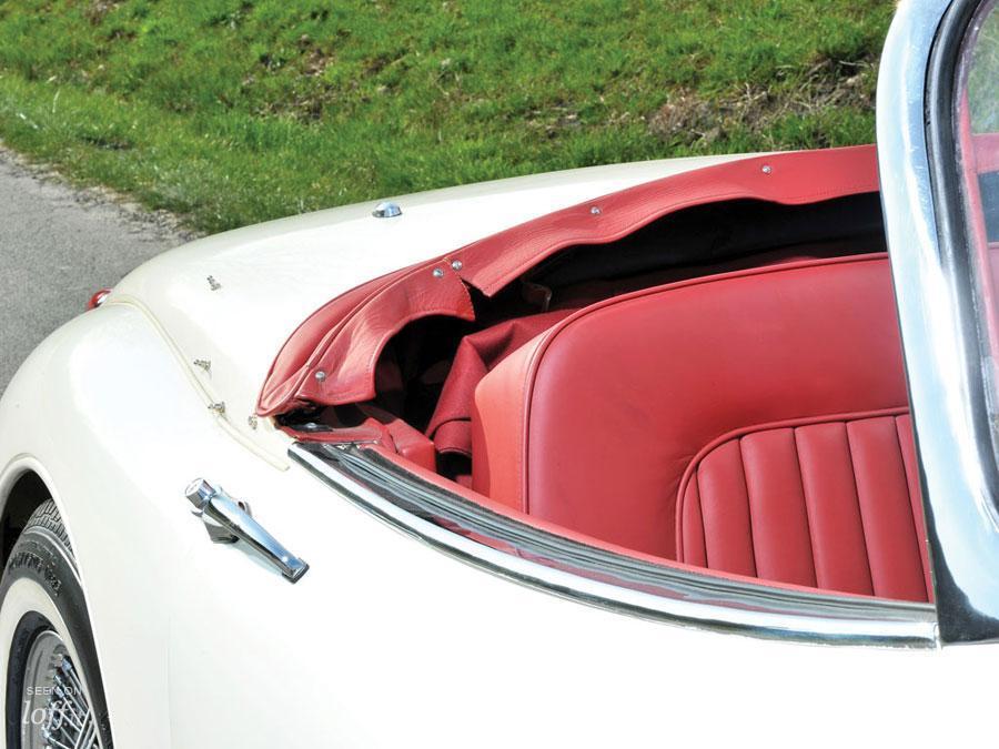 imagen 11 de El mítico Jaguar XK150 Roadster de 1958 que podrías comprarte.