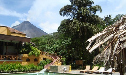 Costa Rica: aguas termales a los pies del volcán.