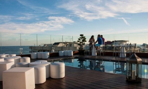 Una terraza en el cielo de Sitges.