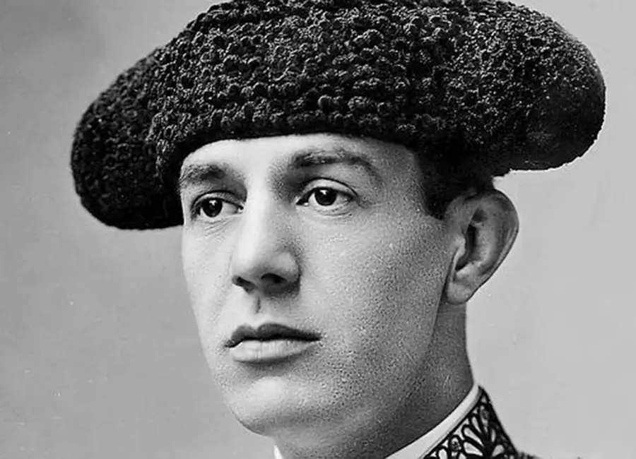 Satisfecho con lo que creía obligación patriótica, mandé mis cuartillas al Heraldo, y al releer en él mi artículo, he quedado sorprendido de cómo la criba de la censura, al cernir mi propósito, debilitaba todos mis argumentos.