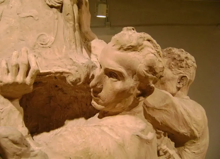 No tengo inconveniente en que se clasifiquen a las corridas de toros entre las crueldades universales. Pero es necesario que sepa todo el mundo que el toro es una fiera.