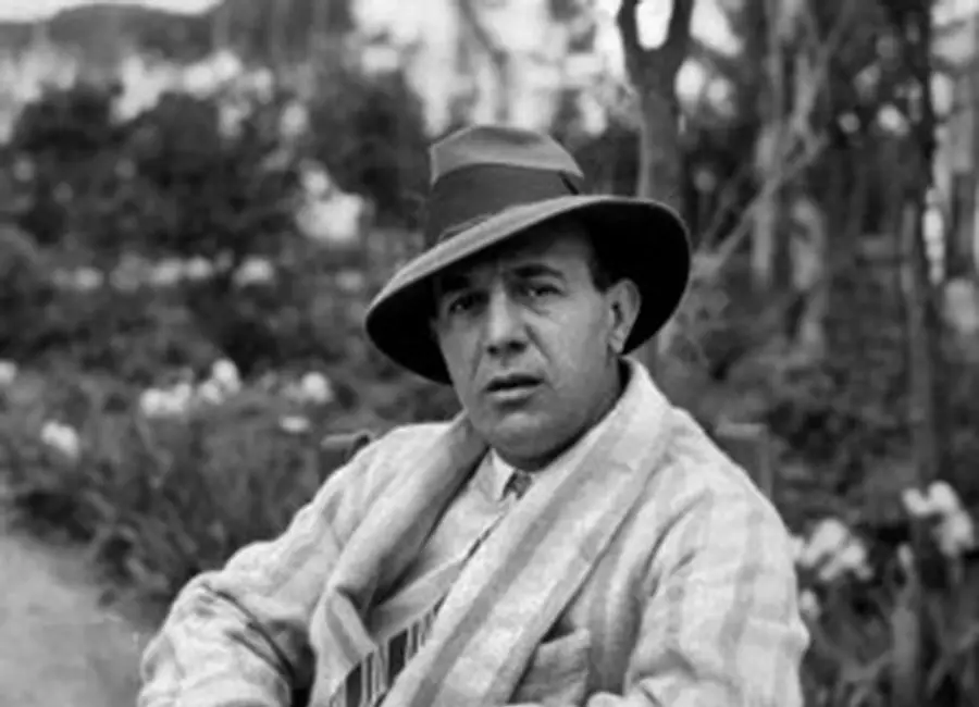 Sánchez Mejías no era un artista. Tampoco un torero inteligente. Los alardes de valor eran la expresión de su tauromaquia...Su figura excedió el ámbito taurino para ser uno de los grandes personajes del ámbito cultural de la España de anteguerra.