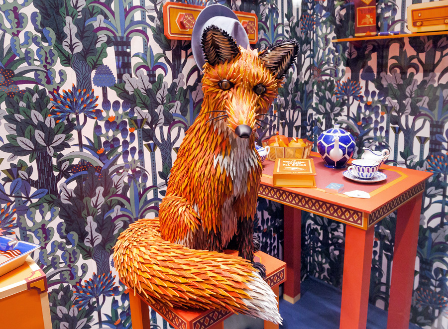 imagen 6 de Un zorrillo en el escaparate de Hermès.