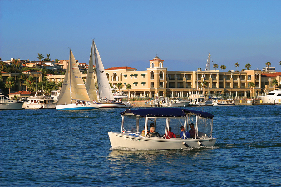 imagen 1 de Balboa Bay, el hogar de los superyates de California.