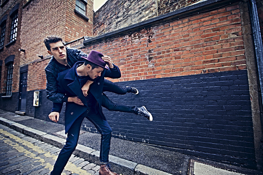 imagen 6 de Cara Delevinge se divierte en los tejados de Londres con Pepe Jeans.