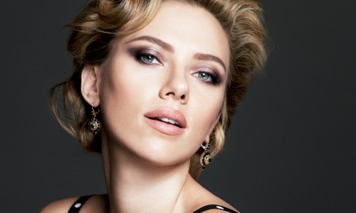La intensa mirada de Scarlett… by Dolce&Gabbana.