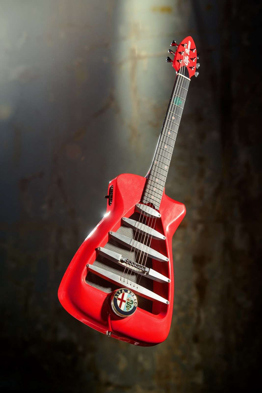 imagen 3 de Lo último de Alfa Romeo, una guitarra.