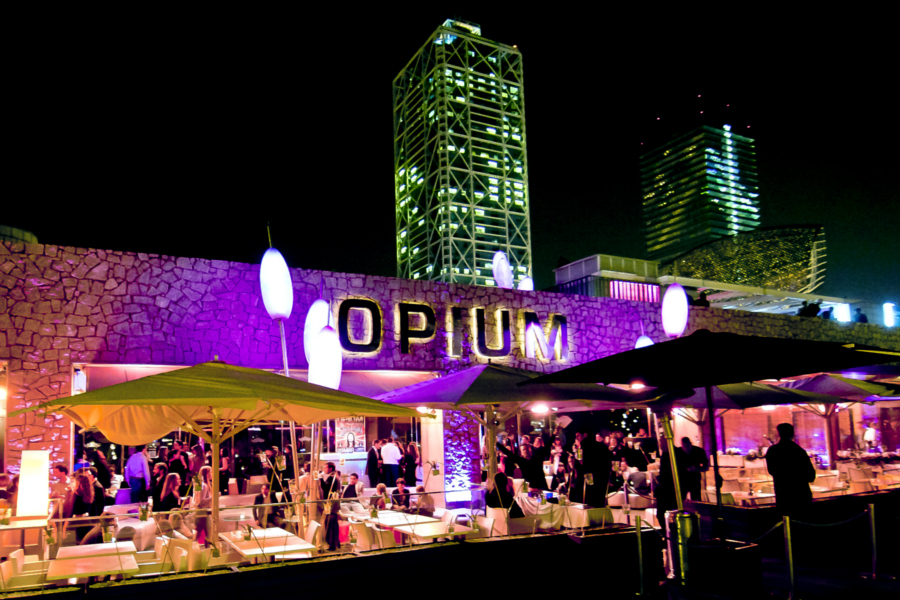 imagen 15 de Opium Mar, la terraza de moda en Barcelona.