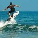 Una tabla de Surf con motor eléctrico: Aquila.