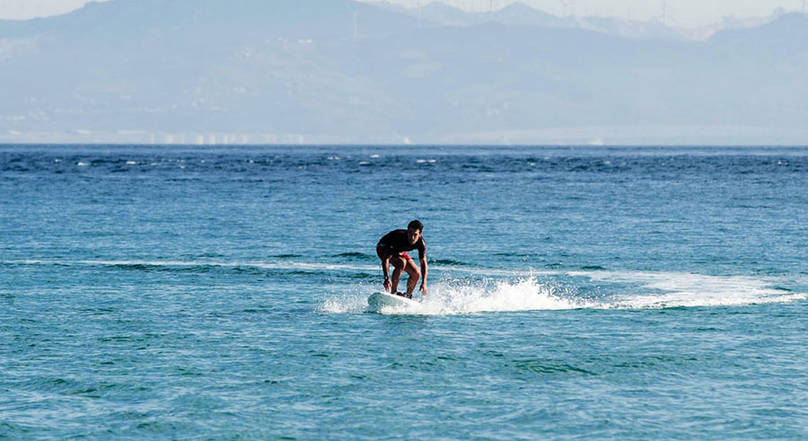 imagen 7 de Una tabla de Surf con motor eléctrico: Aquila.