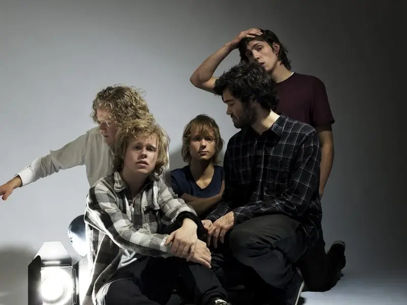 imagen 2 de Young. KAKKMADDAFAKKA.