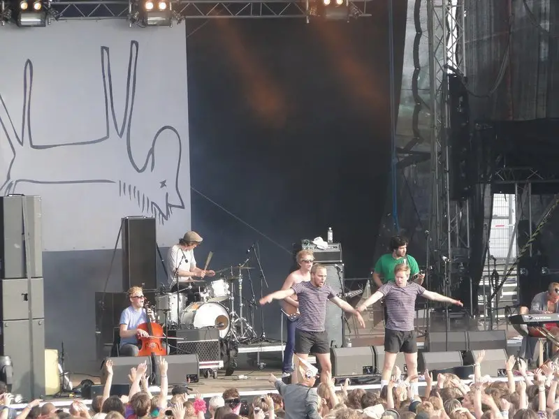 imagen 4 de Young. KAKKMADDAFAKKA.