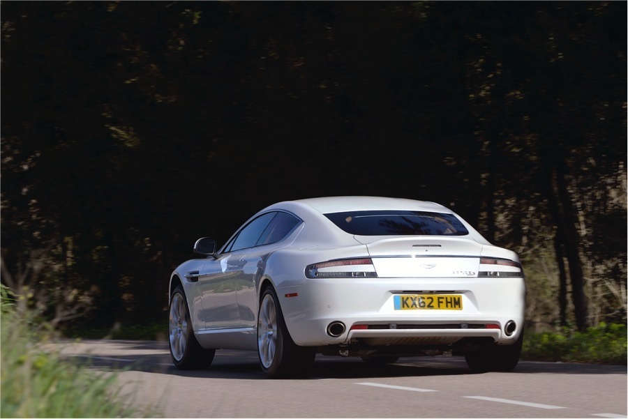 imagen 4 de Aston Martin Rapid S. El poder del lujo en 2015.