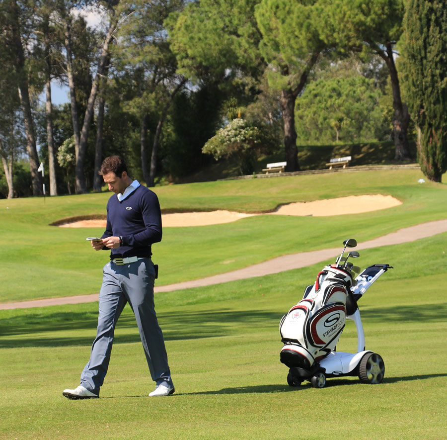 imagen 2 de Stewart Golf X9 Follow, el carrito de golf que te sigue.