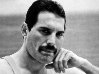Freddie Mercury. Y el show continuó.