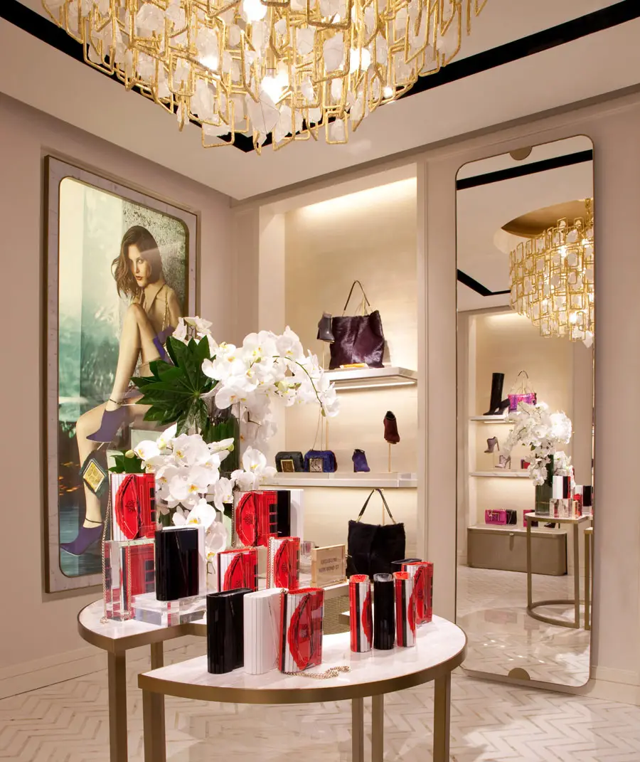 imagen 1 de Jimmy Choo renueva su tienda de Bond Street.