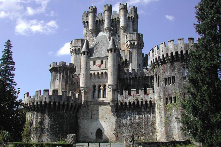 ¿Quién no quiere comprar un castillo medieval? - LOFF.IT