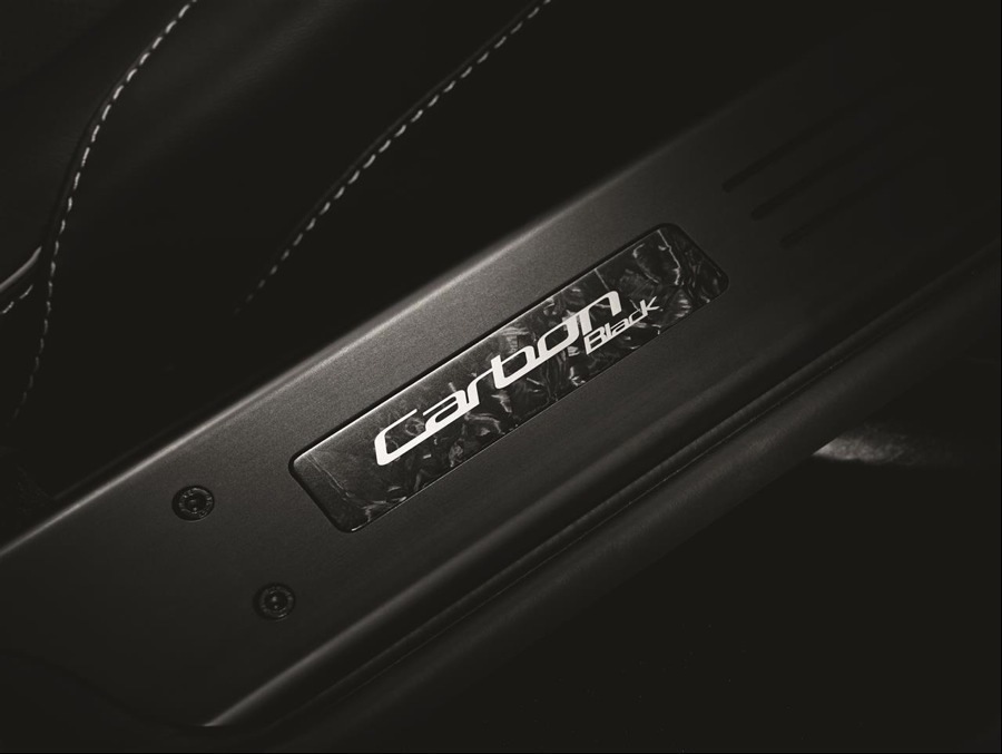 imagen 14 de Vanquish Carbon Edition. Aston Martin se rinde al lado oscuro.