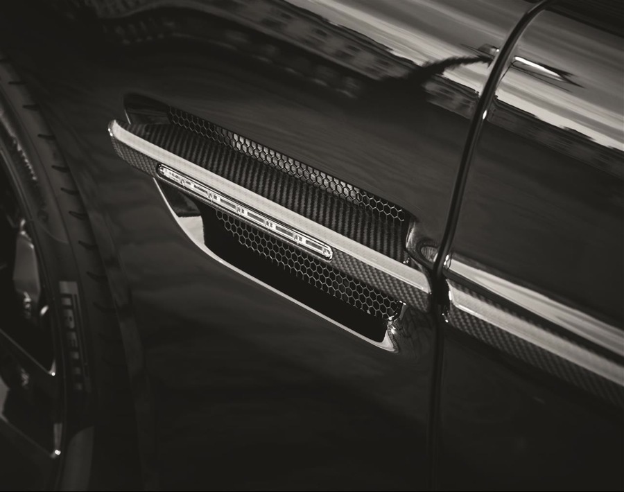 imagen 12 de Vanquish Carbon Edition. Aston Martin se rinde al lado oscuro.