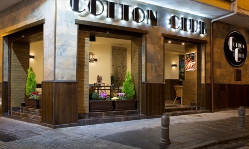 Cotton Club: cafés, copas y cócteles en Granada.