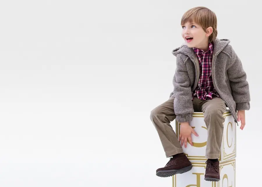 imagen 12 de Los niños en una de cine mudo…