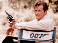 Roger Moore, alias Bond, James Bond.