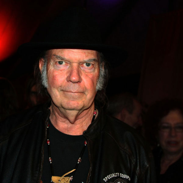 imagen 4 de Who’s Gonna Stand Up. Neil Young.