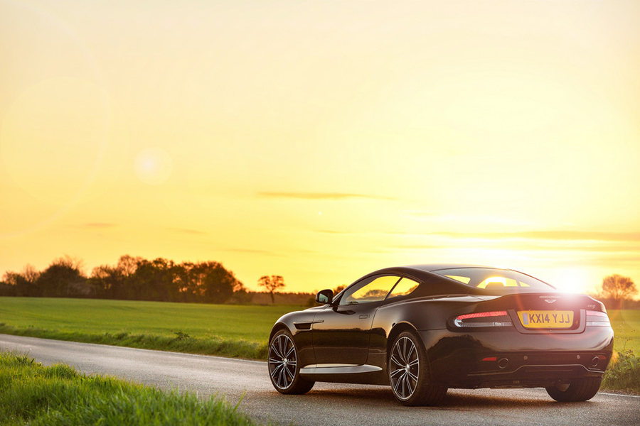 imagen 6 de Aston Martin DB9… y que los Reyes te traigan carbón.