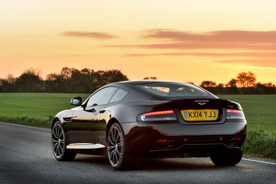 imagen 2 de Aston Martin DB9… y que los Reyes te traigan carbón.