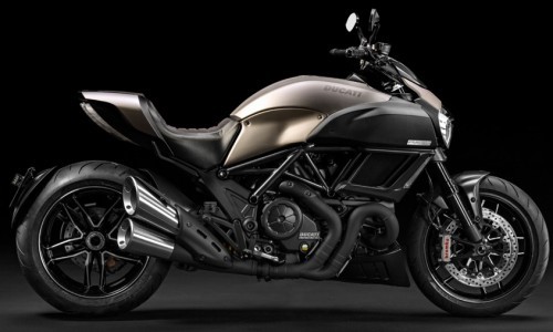 Ducati Diavel, la moto de titanio.