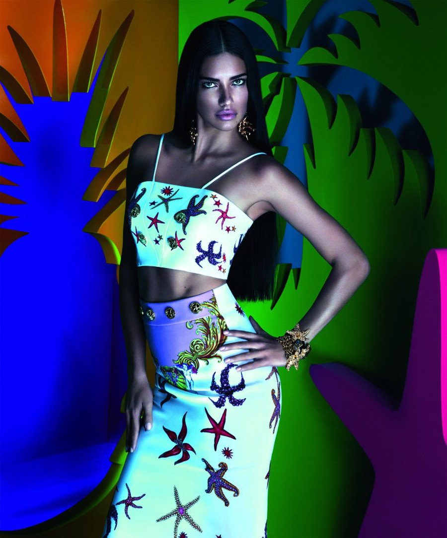 imagen 4 de Versace mira a Brasil con Adriana Lima.