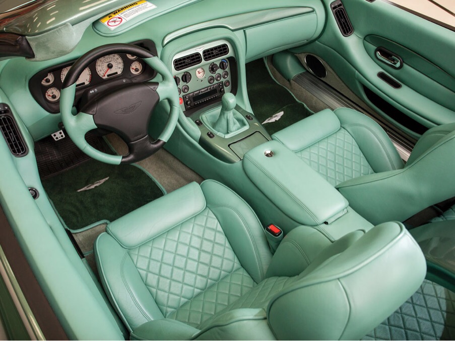 imagen 7 de Más de 250.000 euros por un Aston Martin DBAR1.