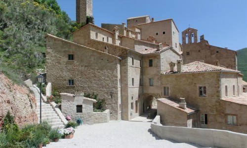 Borgo Martano, una villa del siglo XIII en venta.
