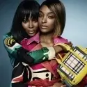 Burberry adelanta su primavera con Naomi Campbell.