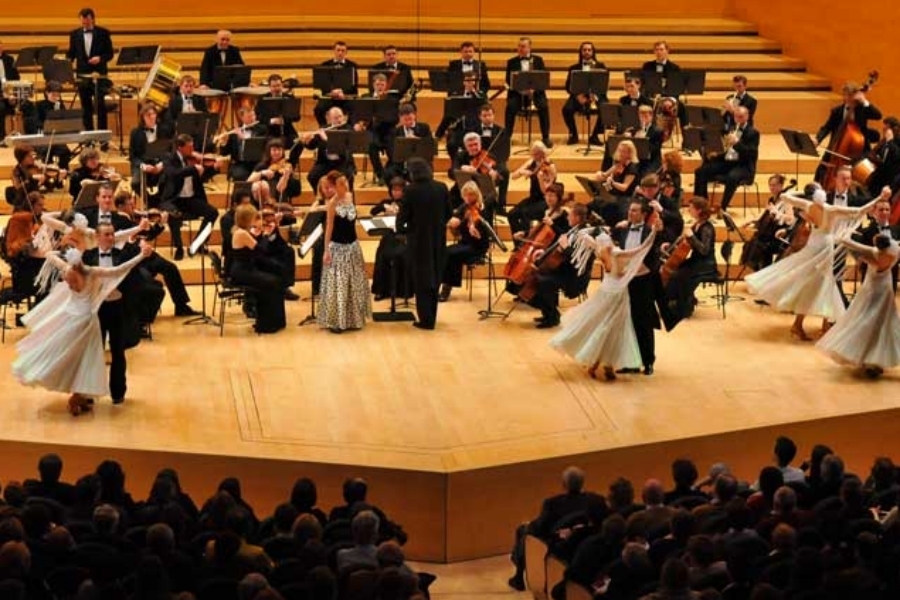 imagen 2 de La Strauss Festival Orchestra celebra el 2015.